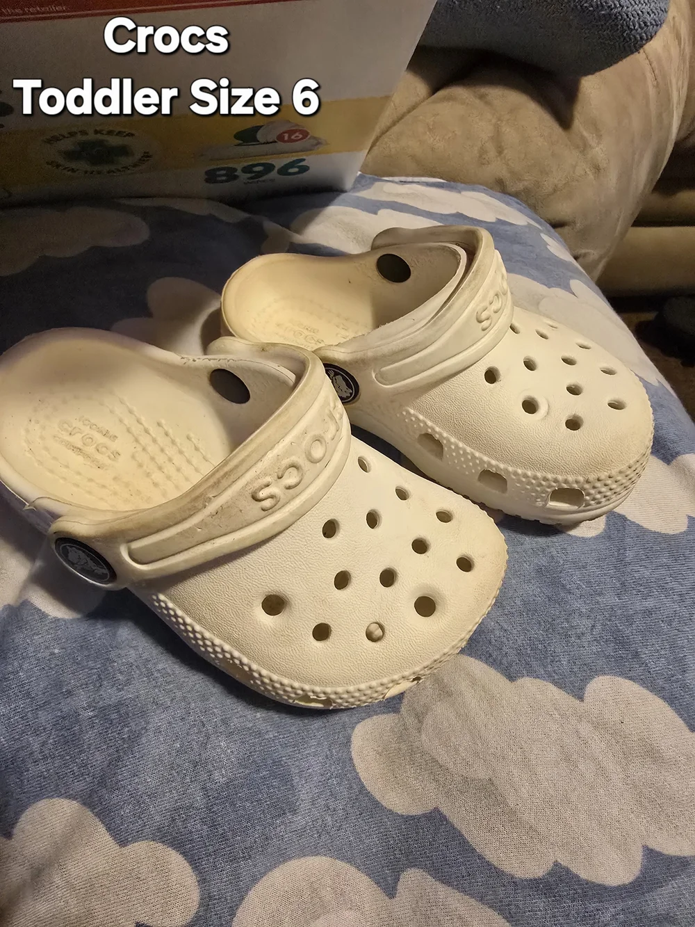 CROCS Toddler Classic Clog in White Size 6.